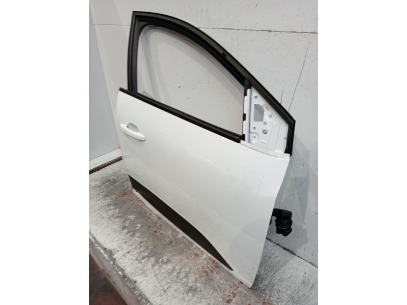 Recambio de puerta delantera derecha para dacia sandero iii 1.0 tce 90 eco-g referencia OEM IAM   5P