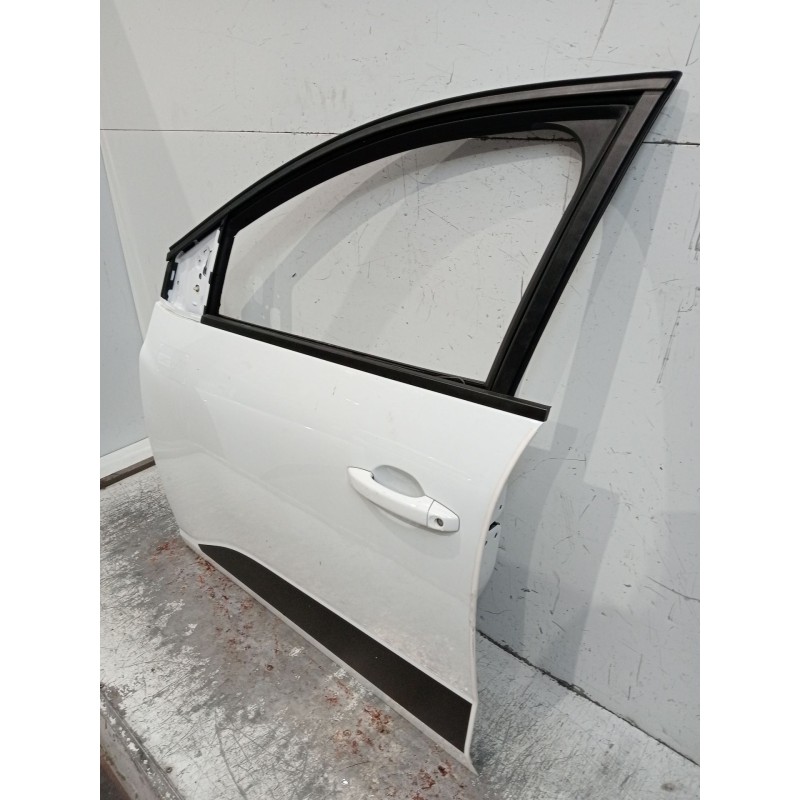 Recambio de puerta delantera izquierda para dacia sandero iii 1.0 tce 90 eco-g referencia OEM IAM   5P