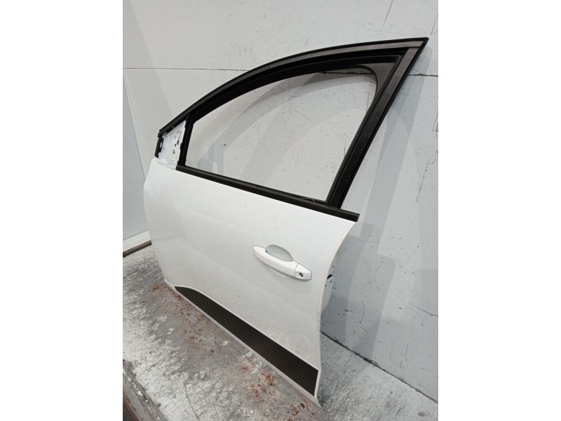 Recambio de puerta delantera izquierda para dacia sandero iii 1.0 tce 90 eco-g referencia OEM IAM   5P