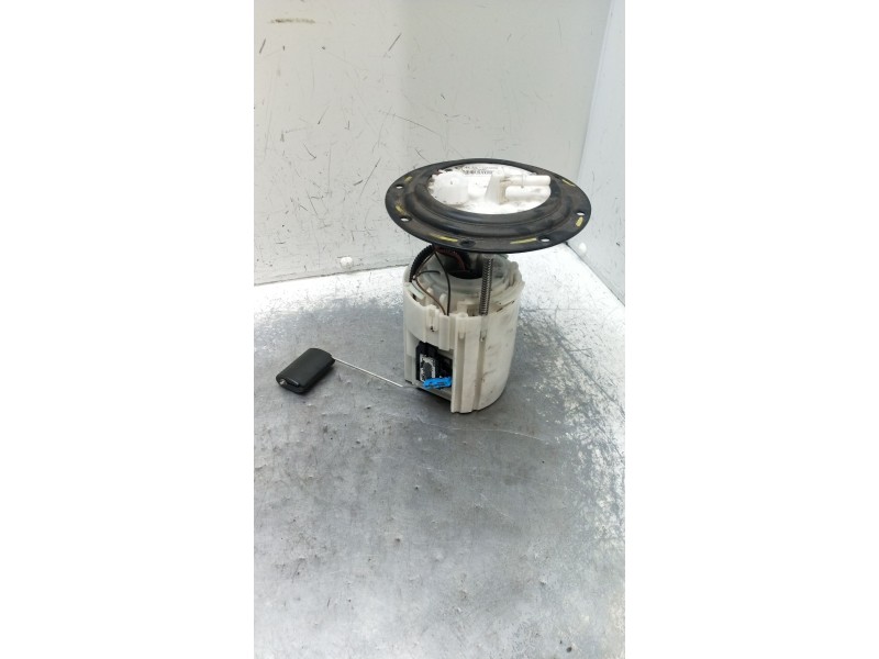 Recambio de bomba combustible para kia cee´d (jd) 1.6 gt referencia OEM IAM 31110A2500  