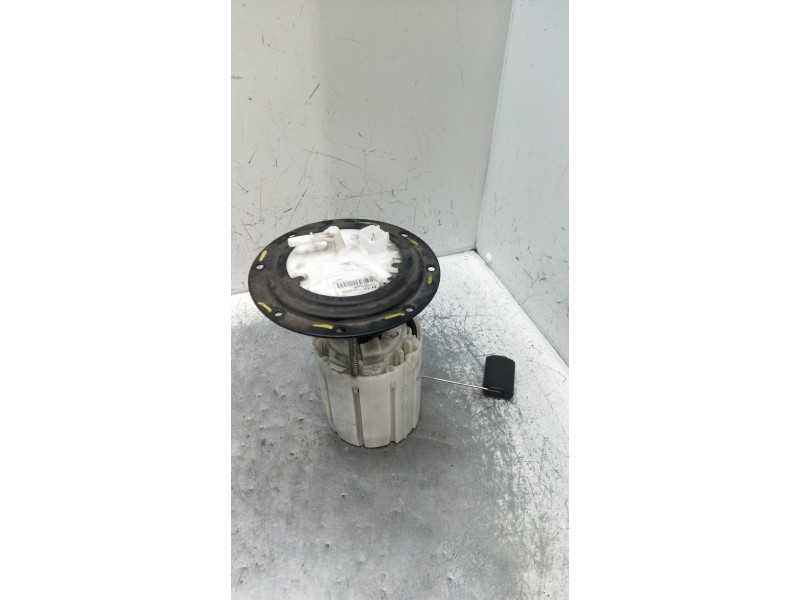 Recambio de bomba combustible para kia cee´d (jd) 1.6 gt referencia OEM IAM 31110A2500  