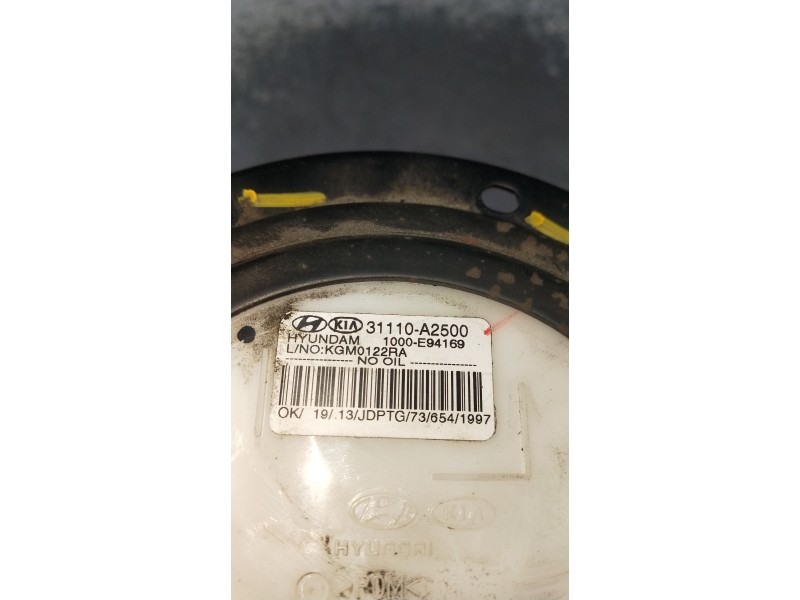 Recambio de bomba combustible para kia cee´d (jd) 1.6 gt referencia OEM IAM 31110A2500  