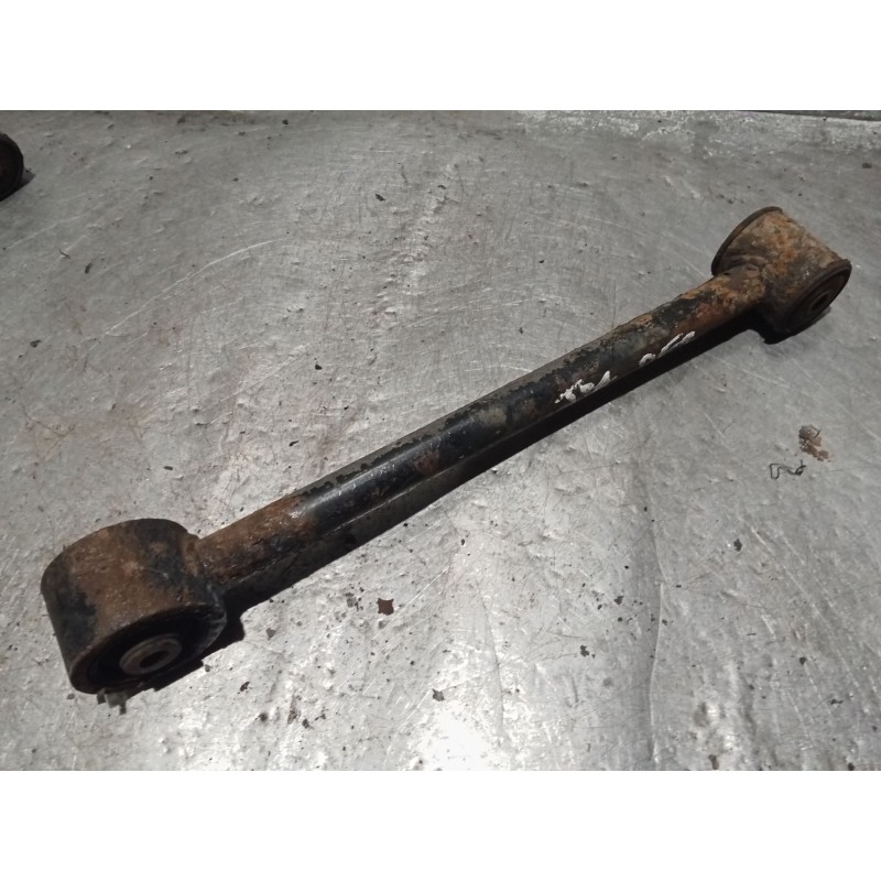 Recambio de brazo suspension inferior trasero derecho para mitsubishi montero io i (h6_w, h7_w) 1.8 gdi (h66w, h76w) referencia 