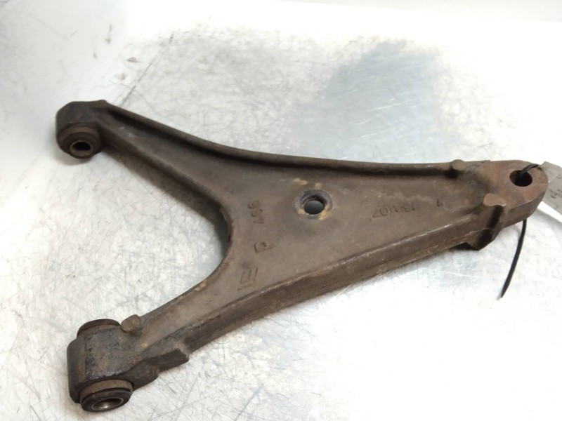 Recambio de brazo suspension inferior delantero izquierdo para renault trafic (desde 5.89) 1.9 diesel referencia OEM IAM   