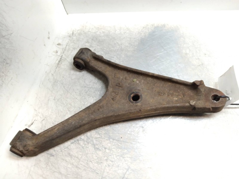 Recambio de brazo suspension inferior delantero derecho para renault trafic (desde 5.89) 1.9 diesel referencia OEM IAM   