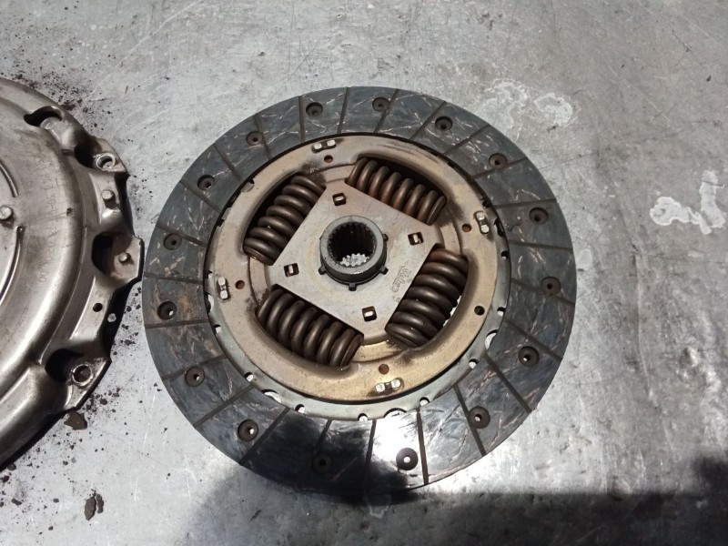 Recambio de kit embrague para audi a4 b7 (8ec) 2.0 tdi 16v referencia OEM IAM 703358  