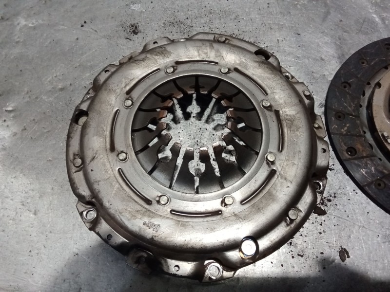 Recambio de kit embrague para audi a4 b7 (8ec) 2.0 tdi 16v referencia OEM IAM 703358  