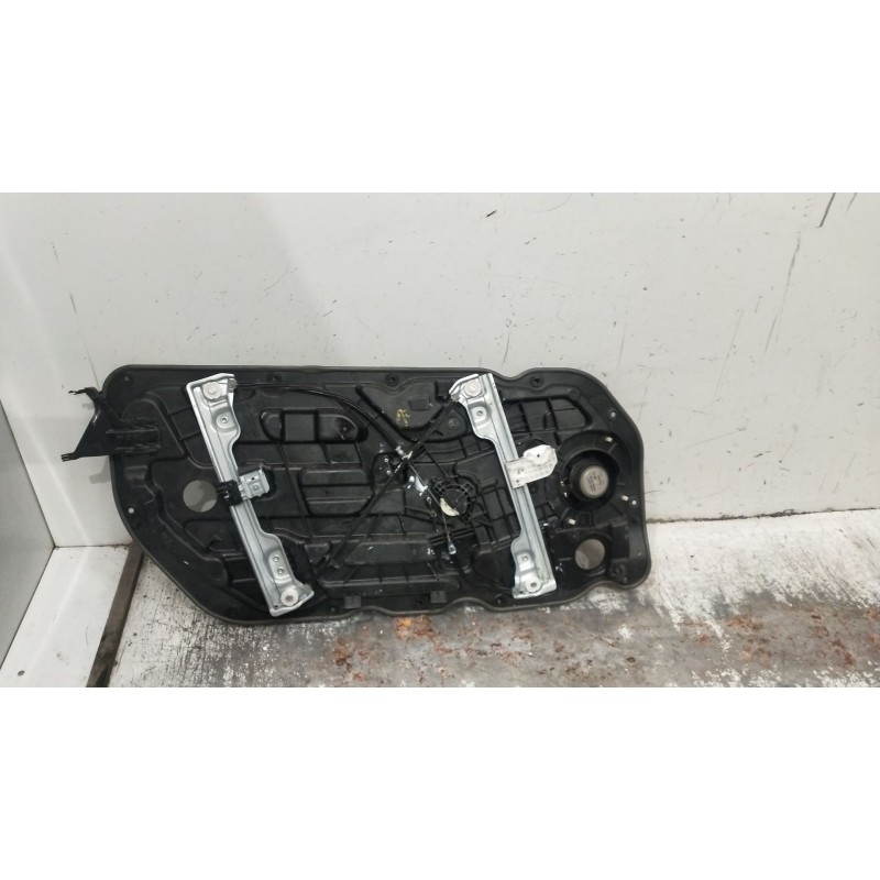 Recambio de elevalunas delantero derecho para kia cee´d (jd) 1.6 gt referencia OEM IAM 82460A2710 0011000504182 3P