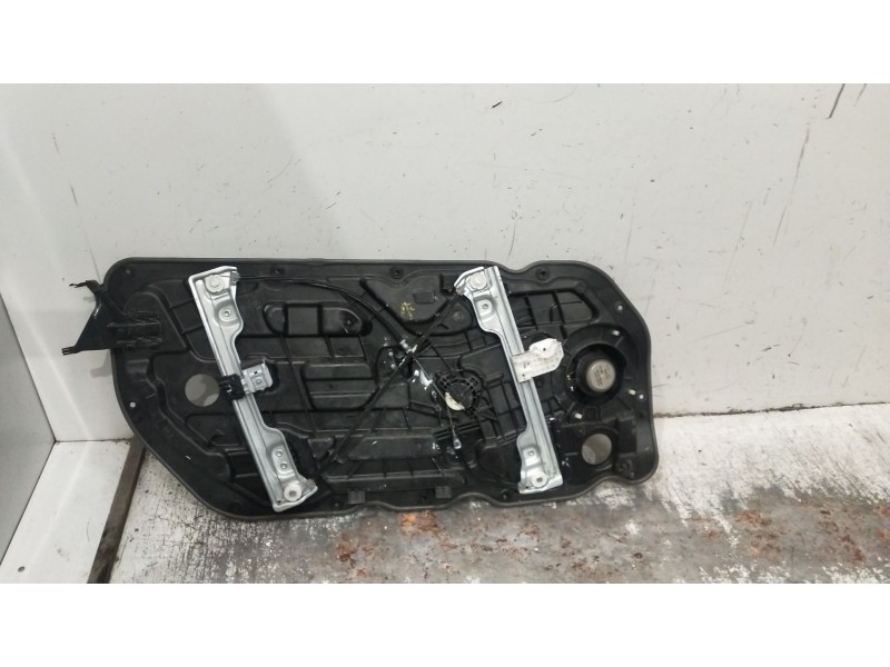 Recambio de elevalunas delantero derecho para kia cee´d (jd) 1.6 gt referencia OEM IAM 82460A2710 0011000504182 3P