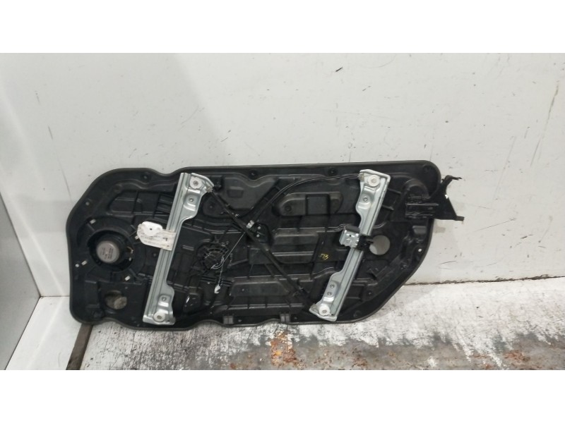 Recambio de elevalunas delantero izquierdo para kia cee´d (jd) 1.6 gt referencia OEM IAM 82450A2710 001100507945 3P