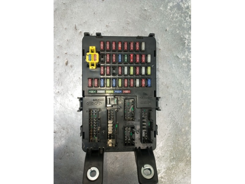 Recambio de caja reles / fusibles para hyundai accent iii sedán (mc) 1.4 gl referencia OEM IAM AK1075VA  