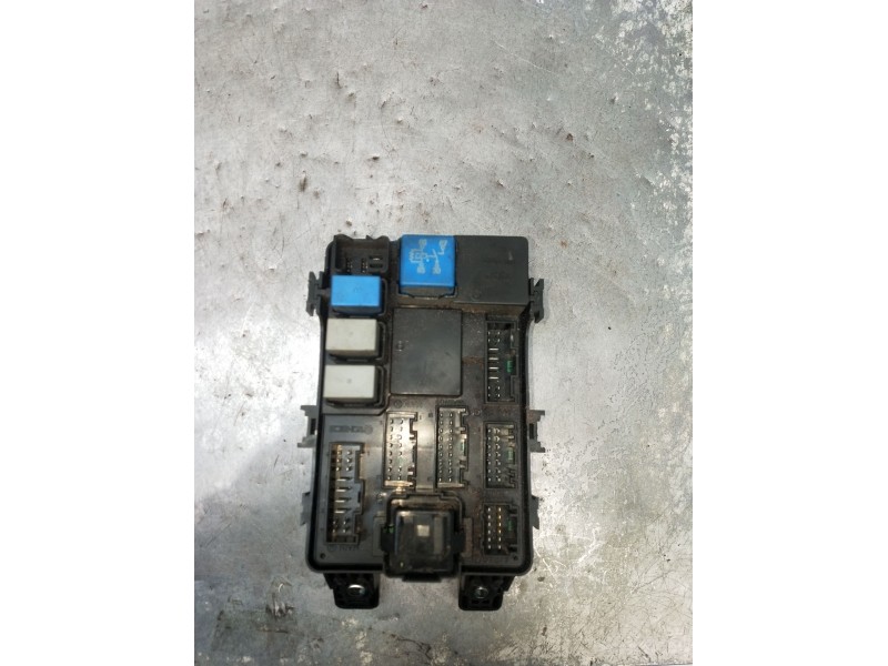 Recambio de caja reles / fusibles para hyundai accent iii sedán (mc) 1.4 gl referencia OEM IAM AK1075VA  