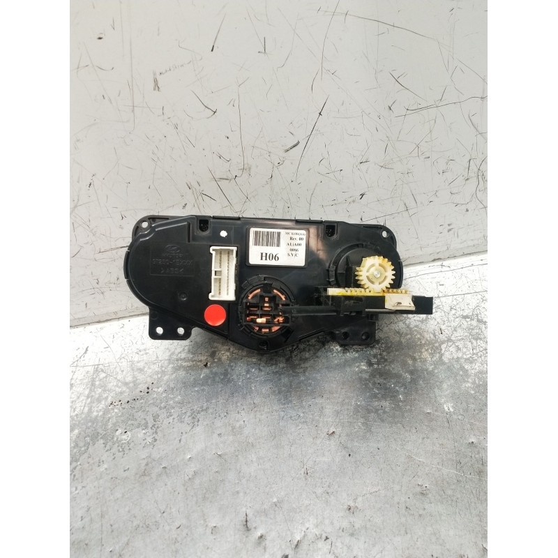 Recambio de mando calefaccion / aire acondicionado para hyundai accent iii sedán (mc) 1.4 gl referencia OEM IAM 972501EXXX  