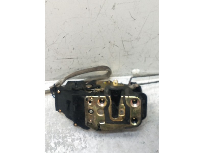 Recambio de motor cierre centralizado trasero derecho para kia carens i monospace (fc, fj) 2.0 crdi referencia OEM IAM   