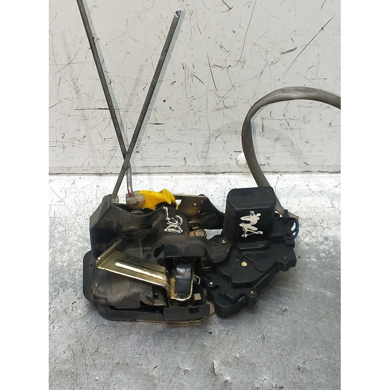 Recambio de motor cierre centralizado trasero derecho para kia carens i monospace (fc, fj) 2.0 crdi referencia OEM IAM   