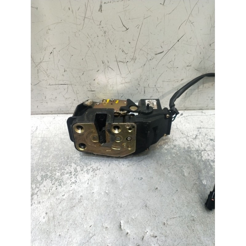 Recambio de motor cierre centralizado trasero izquierdo para kia carens i monospace (fc, fj) 2.0 crdi referencia OEM IAM  5P 