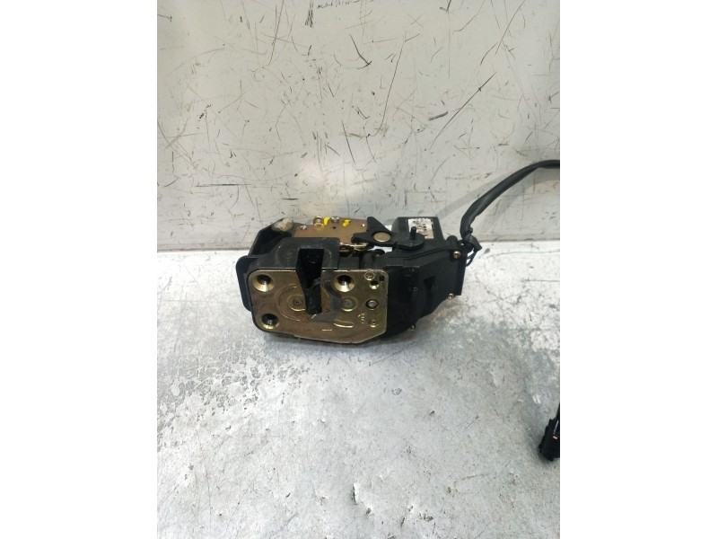 Recambio de motor cierre centralizado trasero izquierdo para kia carens i monospace (fc, fj) 2.0 crdi referencia OEM IAM  5P 