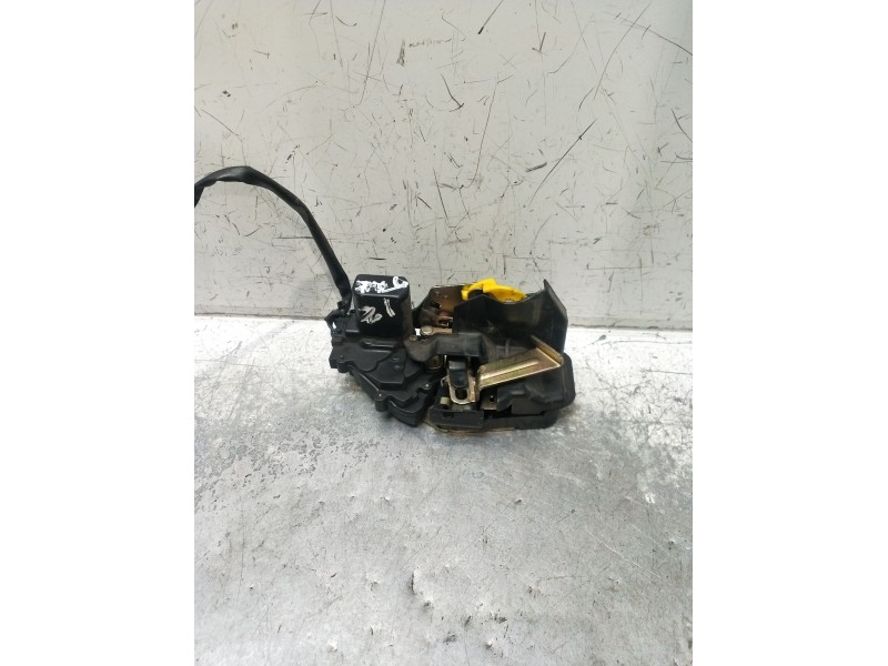 Recambio de motor cierre centralizado trasero izquierdo para kia carens i monospace (fc, fj) 2.0 crdi referencia OEM IAM  5P 