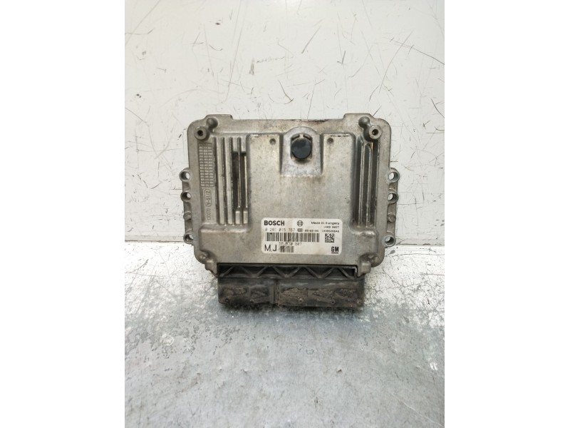 Recambio de centralita motor uce para opel zafira / zafira family b (a05) 1.9 cdti (m75) referencia OEM IAM 0281015767 55570807 