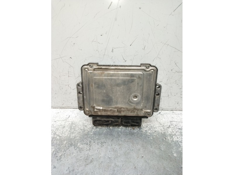 Recambio de centralita motor uce para opel zafira / zafira family b (a05) 1.9 cdti (m75) referencia OEM IAM 0281015767 55570807 