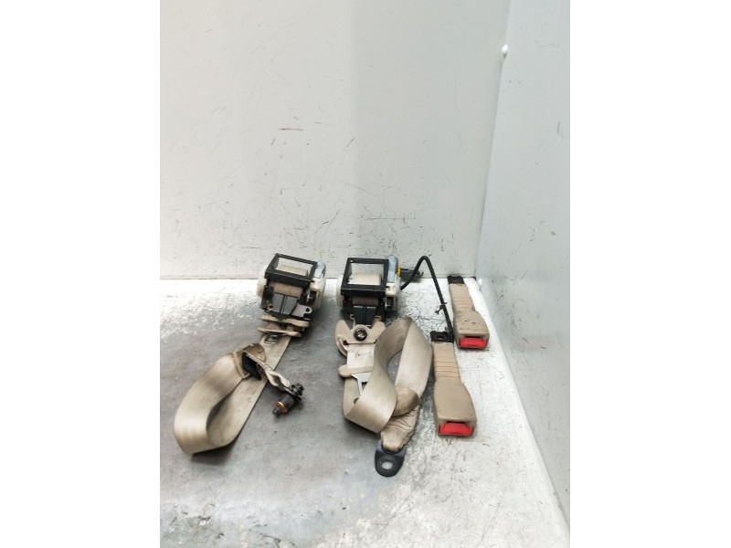 Recambio de juego cinturones delantero para hyundai accent iii sedán (mc) 1.4 gl referencia OEM IAM   5P