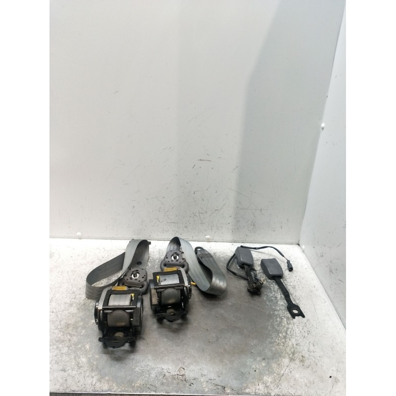 Recambio de juego cinturones delantero para kia carens i monospace (fc, fj) 2.0 crdi referencia OEM IAM  5P 