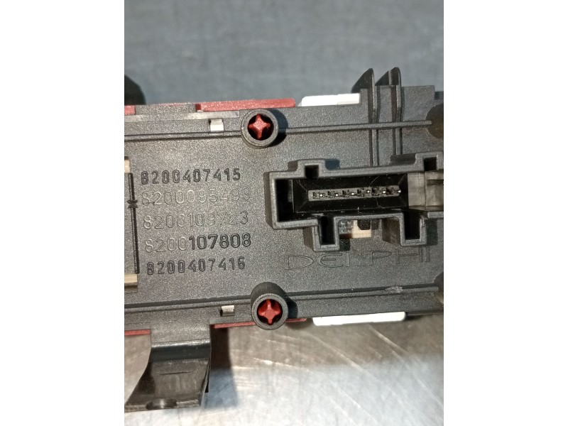 Recambio de mando multifuncion para renault megane ii berlina 5p 1.5 dci diesel referencia OEM IAM 8200407415  