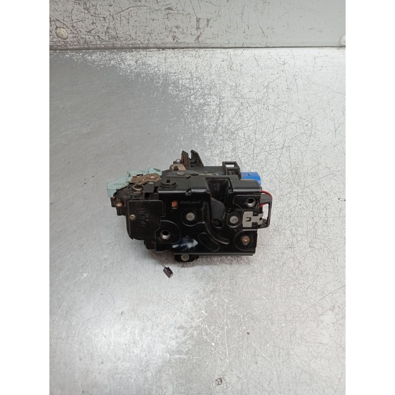 Recambio de motor cierre centralizado trasero izquierdo para porsche cayenne (typ 9pa) básico referencia OEM IAM 7L0839015  