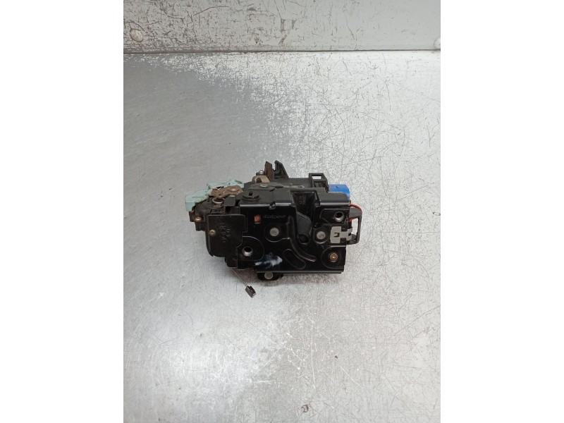 Recambio de motor cierre centralizado trasero izquierdo para porsche cayenne (typ 9pa) básico referencia OEM IAM 7L0839015  