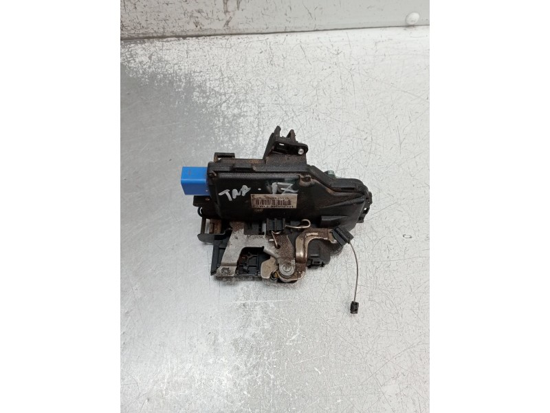 Recambio de motor cierre centralizado trasero izquierdo para porsche cayenne (typ 9pa) básico referencia OEM IAM 7L0839015  