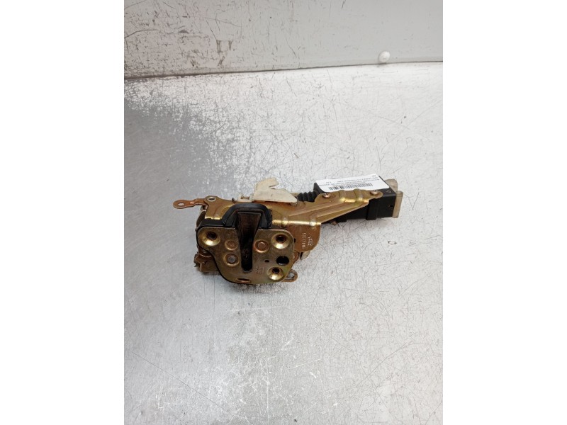 Recambio de motor cierre centralizado delantero izquierdo para opel corsa b 1.5 turbodiesel (lm0) referencia OEM IAM  3P 