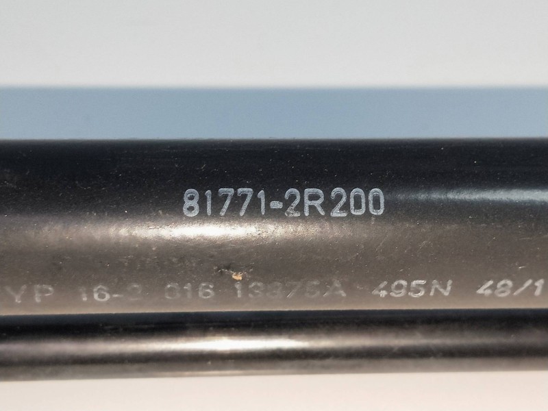 Recambio de amortiguadores maletero / porton para hyundai i30cw 1.6 crdi cat referencia OEM IAM 817712R200  