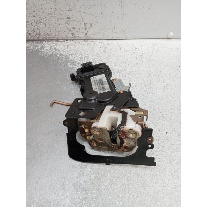 Recambio de motor cierre centralizado delantero derecho para mazda 2 berlina (dy) 1.4 diesel cat referencia OEM IAM  5P 