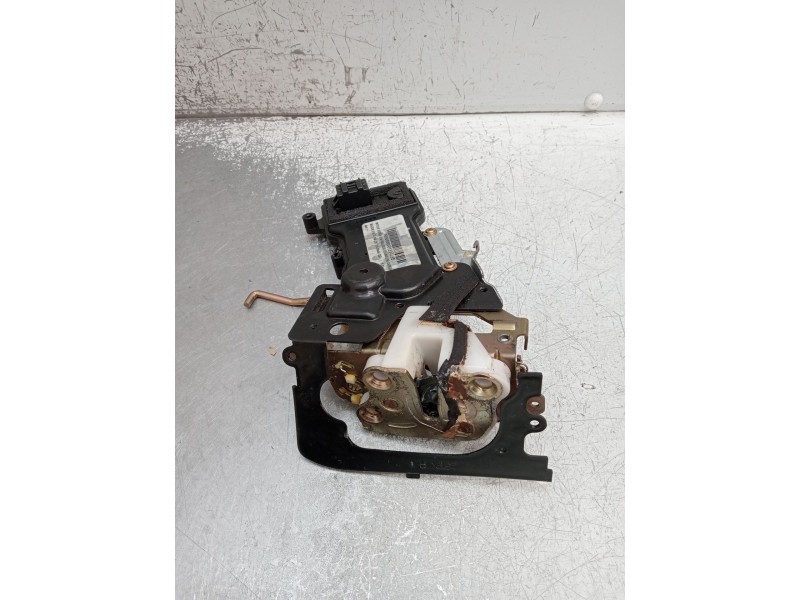 Recambio de motor cierre centralizado delantero derecho para mazda 2 berlina (dy) 1.4 diesel cat referencia OEM IAM  5P 