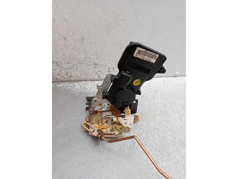 Recambio de motor cierre centralizado delantero derecho para mazda 2 berlina (dy) 1.4 diesel cat referencia OEM IAM  5P 