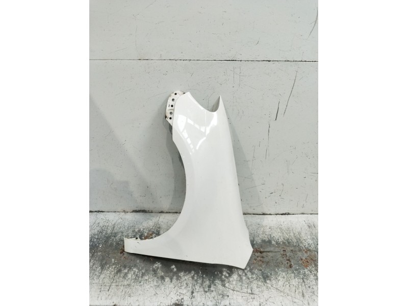 Recambio de aleta delantera izquierda para volkswagen golf vi (5k1) 2.0 tdi referencia OEM IAM   