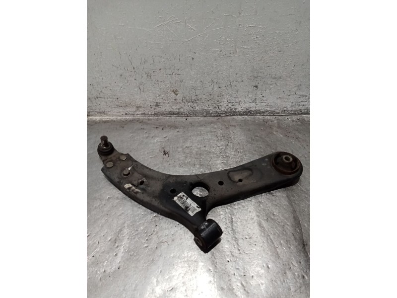 Recambio de brazo suspension inferior delantero derecho para kia cee´d (jd) 1.6 gt referencia OEM IAM   