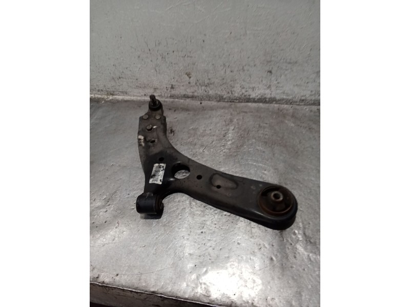 Recambio de brazo suspension inferior delantero derecho para kia cee´d (jd) 1.6 gt referencia OEM IAM   