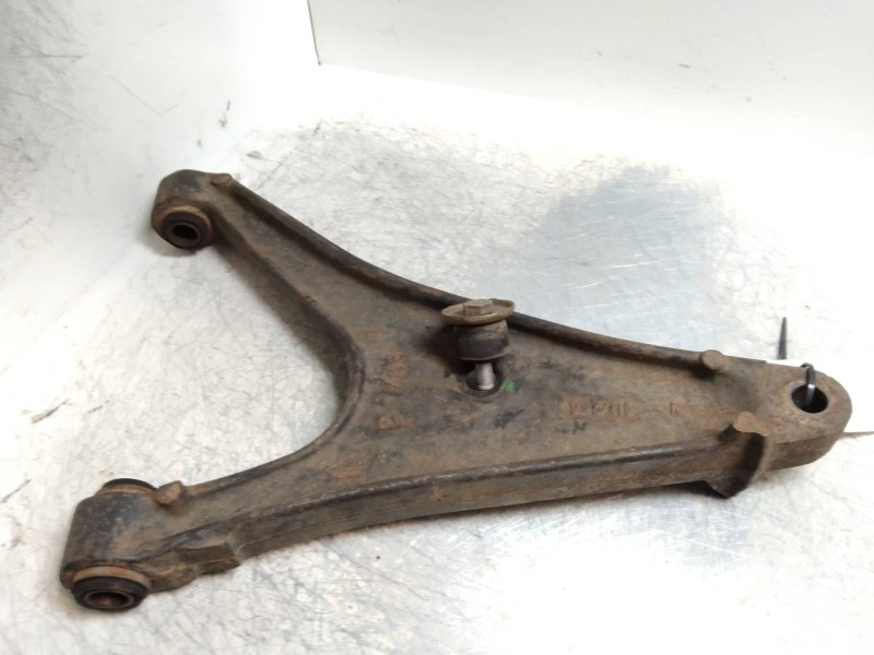 Recambio de brazo suspension inferior delantero izquierdo para renault trafic (desde 5.89) referencia OEM IAM   