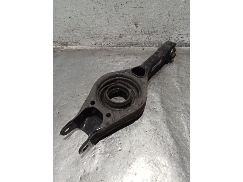Recambio de brazo suspension inferior trasero derecho para kia cee´d (jd) 1.6 gt referencia OEM IAM 55220A6100  
