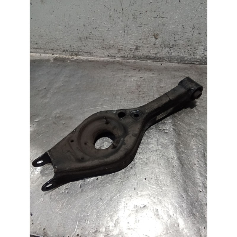 Recambio de brazo suspension superior trasero izquierdo para kia cee´d (jd) 1.6 gt referencia OEM IAM   
