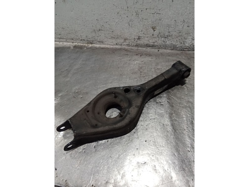 Recambio de brazo suspension superior trasero izquierdo para kia cee´d (jd) 1.6 gt referencia OEM IAM   