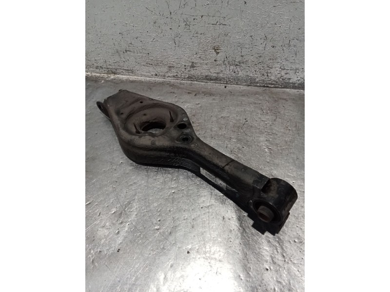Recambio de brazo suspension superior trasero izquierdo para kia cee´d (jd) 1.6 gt referencia OEM IAM   