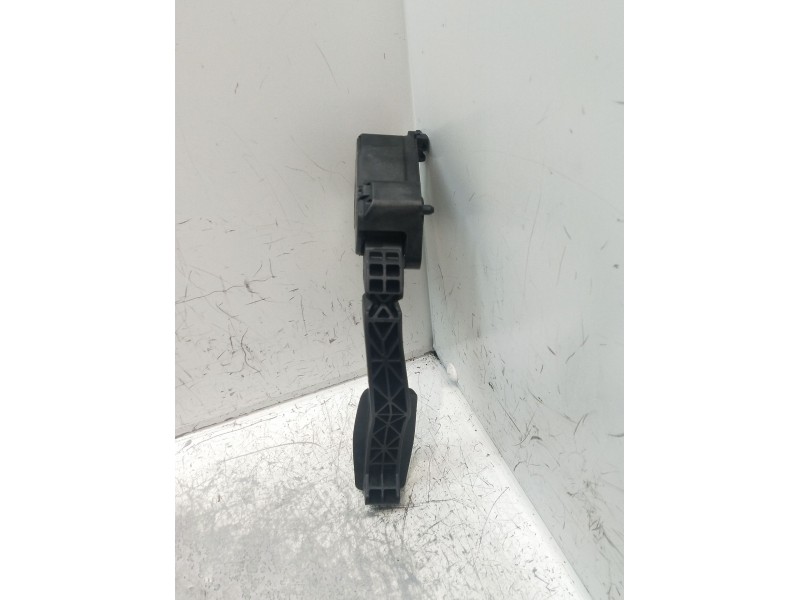 Recambio de potenciometro pedal para dacia sandero iii 1.0 tce 90 eco-g referencia OEM IAM 180100912RA 12224C 01043