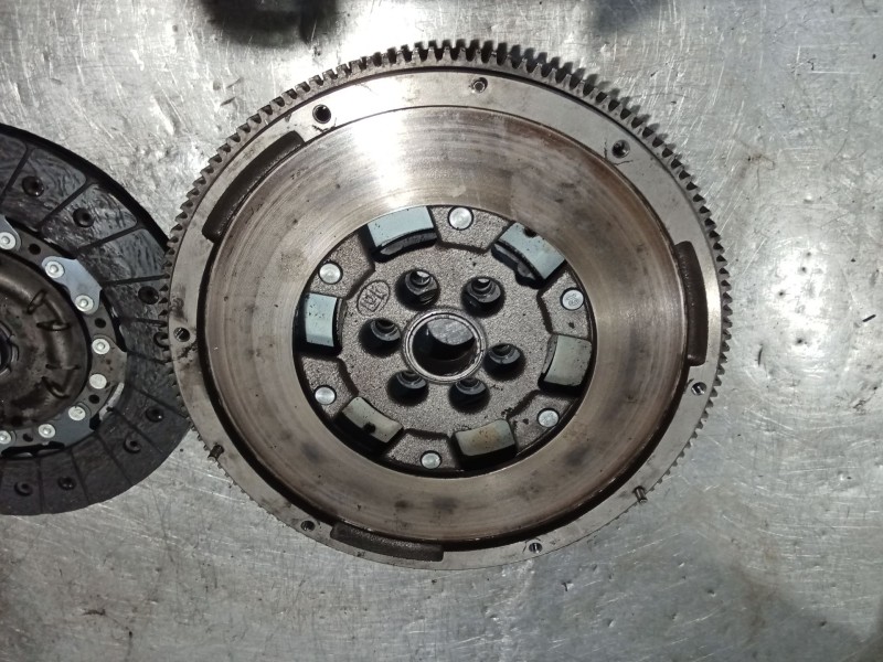 Recambio de kit embrague para volkswagen passat b6 (3c2) 2.0 tdi 16v referencia OEM IAM 32403355 CAB 