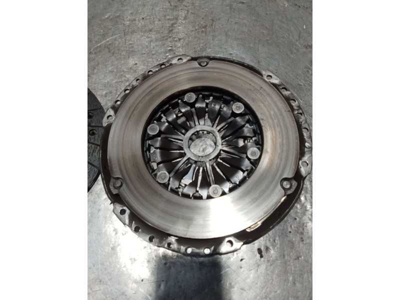 Recambio de kit embrague para volkswagen passat b6 (3c2) 2.0 tdi 16v referencia OEM IAM 32403355 CAB 