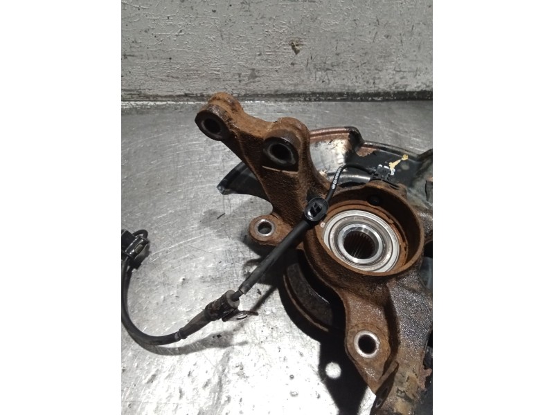 Recambio de mangueta delantera izquierda para hyundai elantra iii sedán (xd) 1.6 referencia OEM IAM   