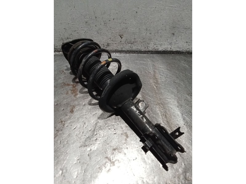 Recambio de amortiguador delantero izquierdo para hyundai accent iii sedán (mc) 1.4 gl referencia OEM IAM   
