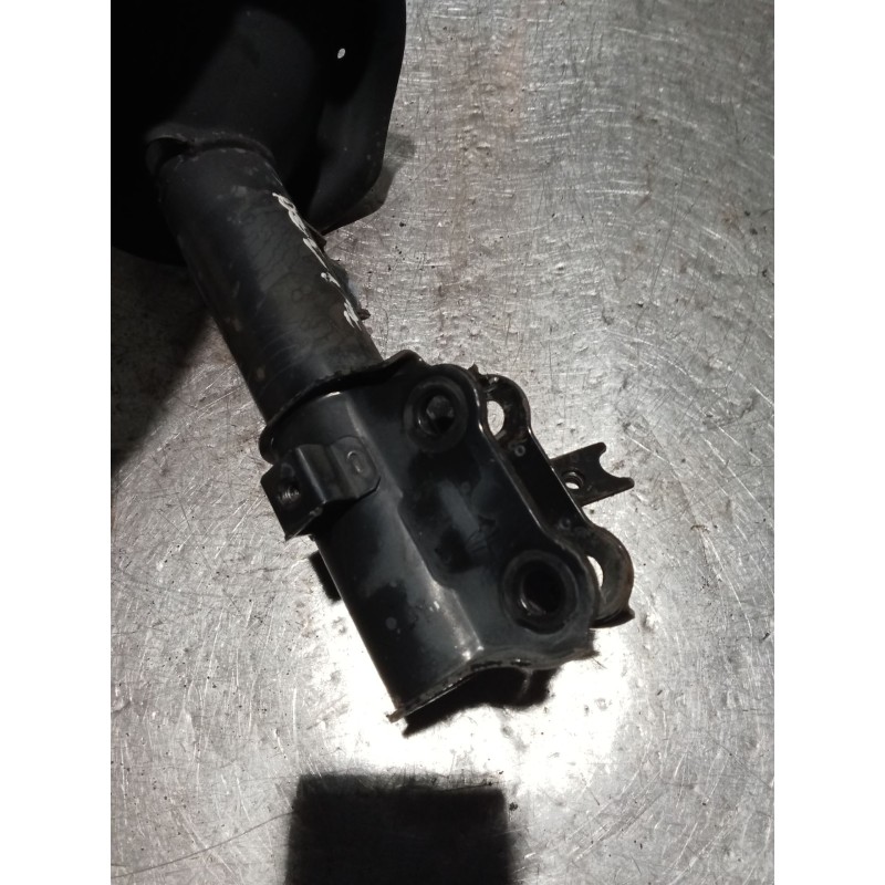 Recambio de amortiguador delantero izquierdo para hyundai accent iii sedán (mc) 1.4 gl referencia OEM IAM   