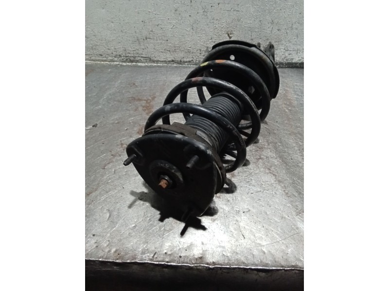 Recambio de amortiguador delantero izquierdo para hyundai accent iii sedán (mc) 1.4 gl referencia OEM IAM   